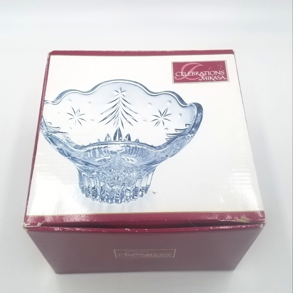 Celebrations Mikasa Glass Christmas Tree Bowl